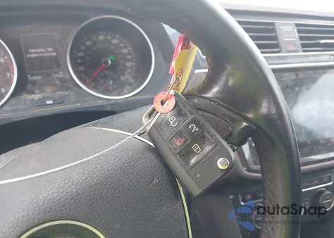 2018 Volkswagen Tiguan 2.0T Se/2.0T Sel from USA, damaged, VIN 3VV3B7AX3JM068594